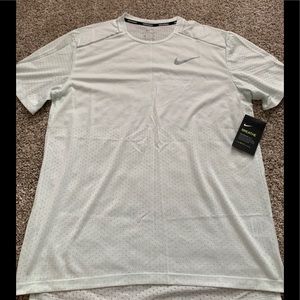 Nike running breathe shirt NWT MEDIUM